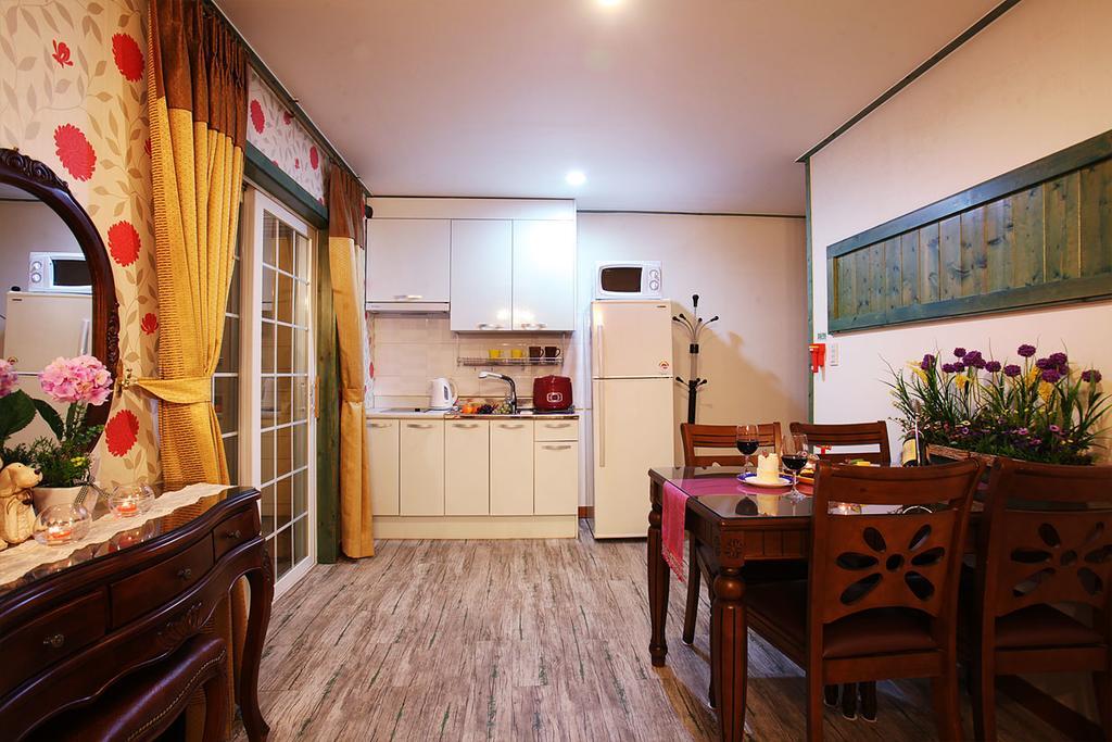 Muju Iris Pension Buitenkant foto